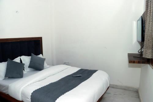 hotel gush new delhi railway station