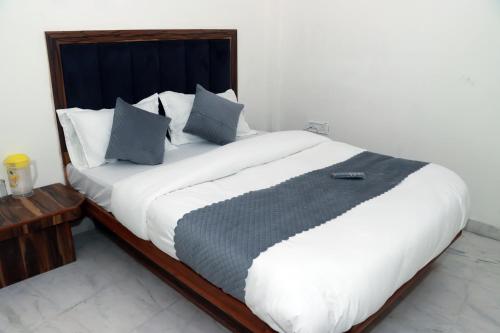 hotel gush new delhi railway station