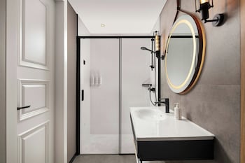 moxy istanbul beyoglu