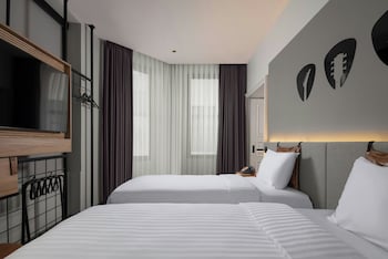 moxy istanbul beyoglu
