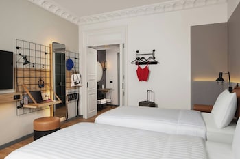 moxy istanbul beyoglu