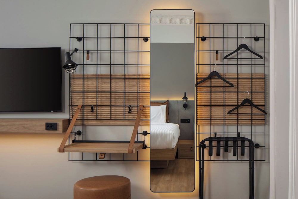 moxy istanbul beyoglu