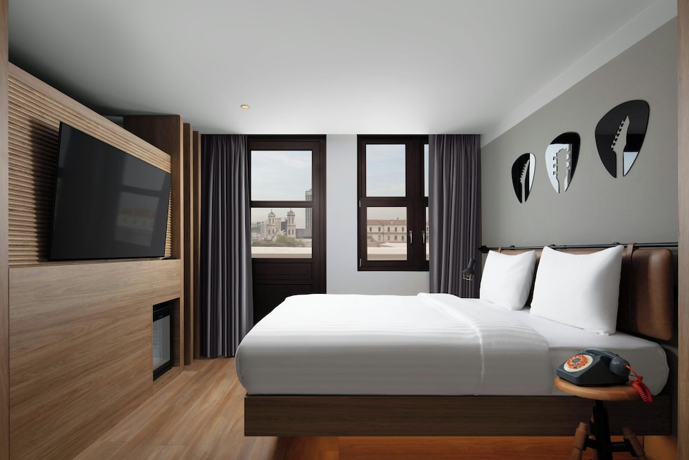 moxy istanbul beyoglu