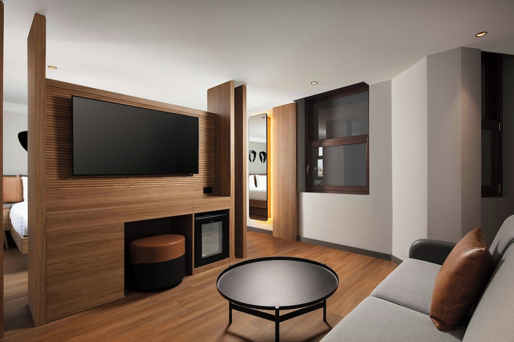 moxy istanbul beyoglu