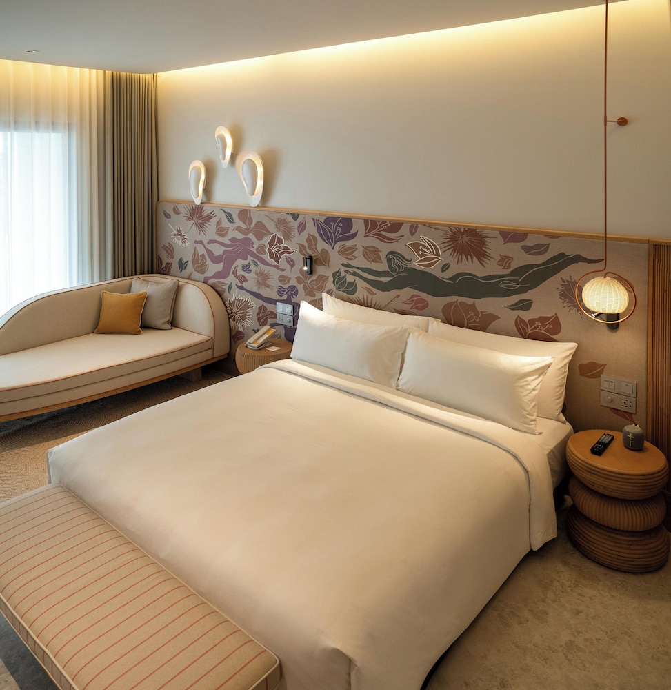 the standard pattaya na jomtien