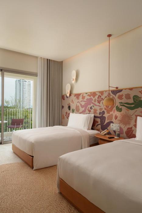 the standard pattaya na jomtien
