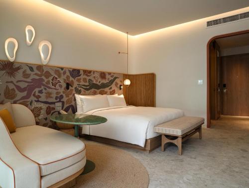 the standard pattaya na jomtien