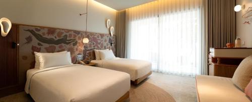 the standard pattaya na jomtien