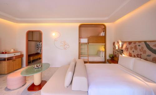 the standard pattaya na jomtien