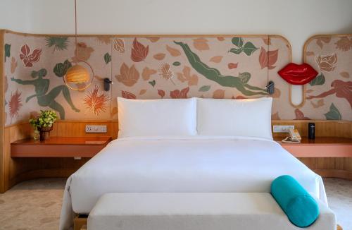 the standard pattaya na jomtien