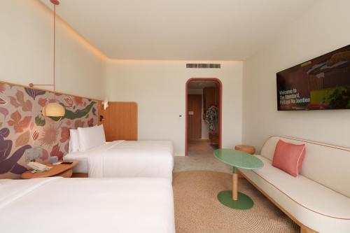 the standard pattaya na jomtien