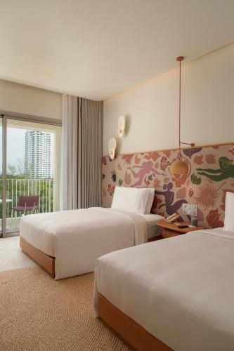 the standard pattaya na jomtien