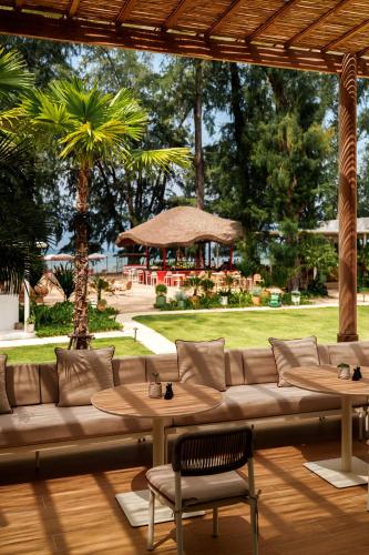 the standard pattaya na jomtien