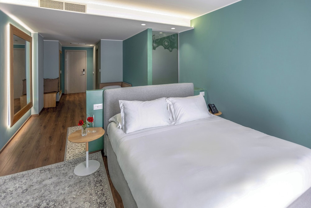 hotel vlora priam affiliated by melia