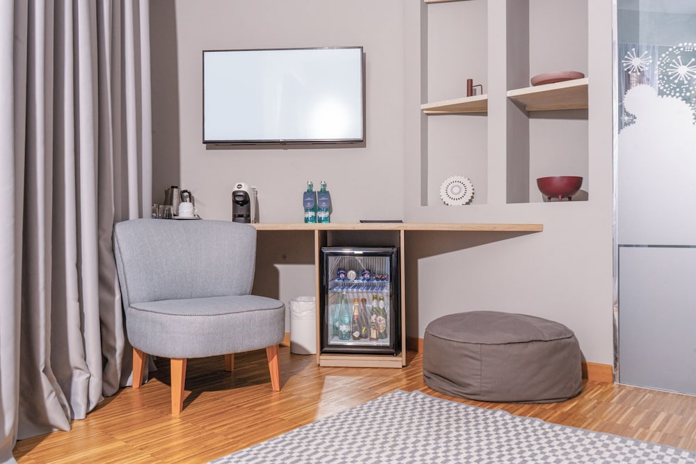 hotel vlora priam affiliated by melia