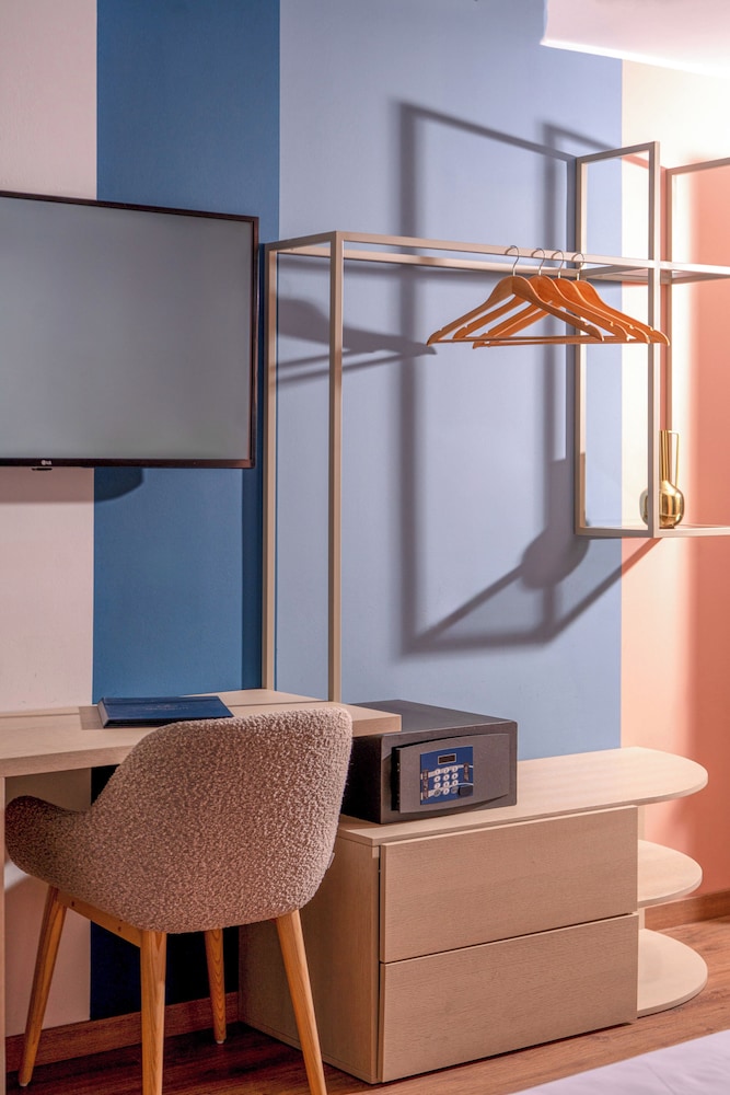 hotel vlora priam affiliated by melia