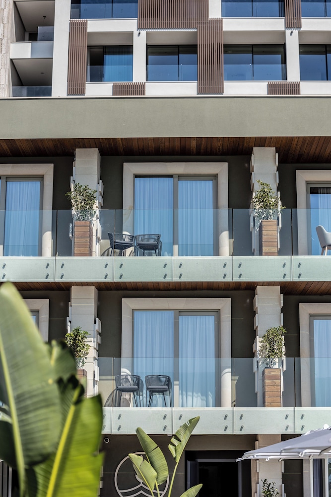 hotel vlora priam affiliated by melia