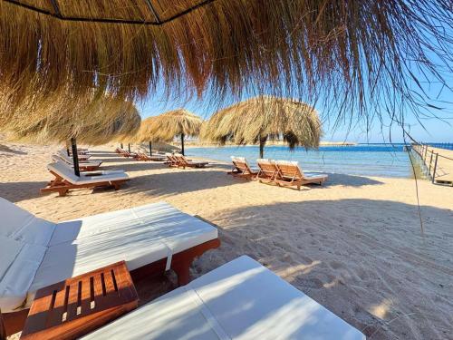 sentido naga bay adults friendly