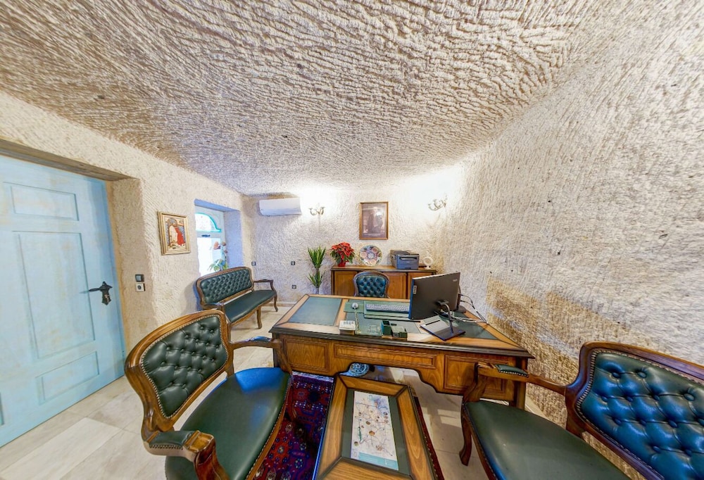han cave suites