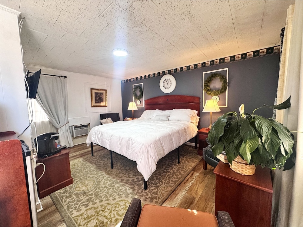 chesterfield hotel by oyo hwy 9