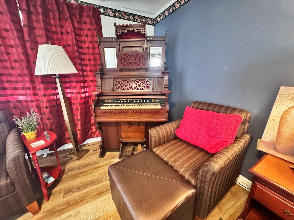 chesterfield hotel by oyo hwy 9