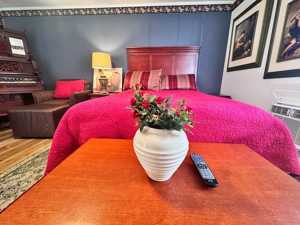 chesterfield hotel by oyo hwy 9