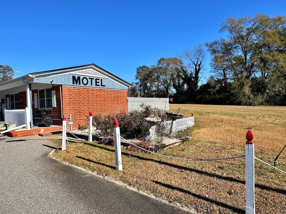 chesterfield hotel by oyo hwy 9
