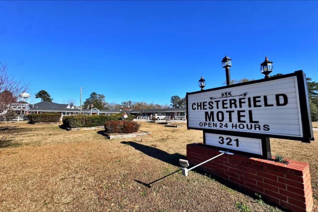 chesterfield hotel by oyo hwy 9
