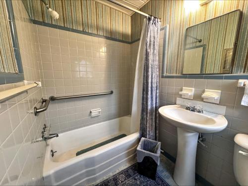 chesterfield hotel by oyo hwy 9