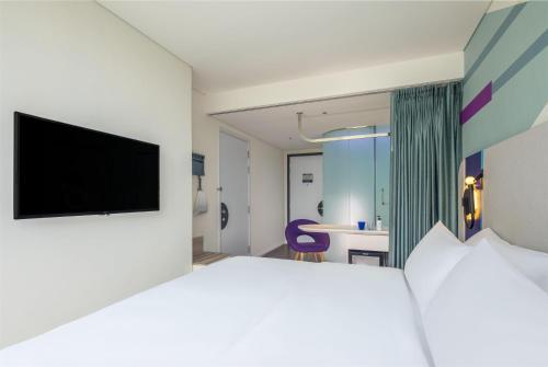 tru by hilton nam dinh city centre