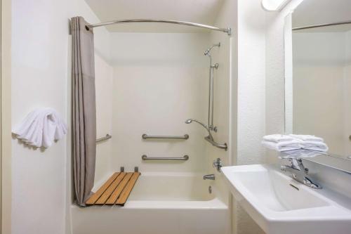 studio 6 seattle wa sea tac airport south