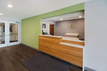 Woodspring Suites Charlotte Airport,4125 Meadow Oak Dr.,3 star