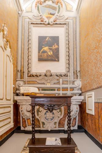 the crown palace