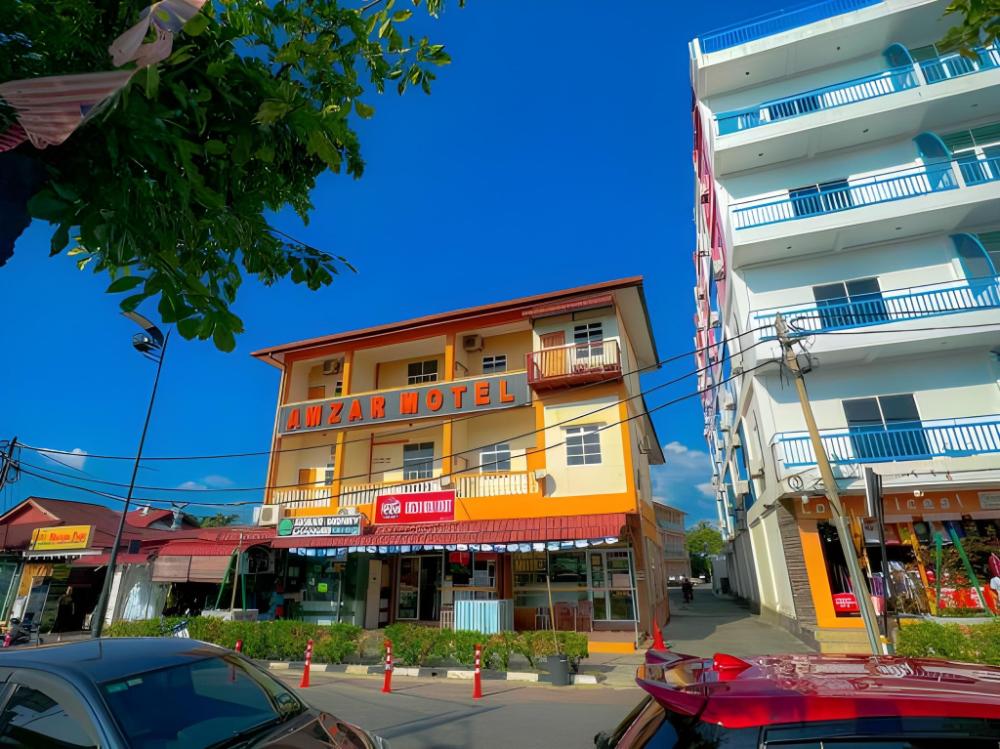 amzar motel cenang