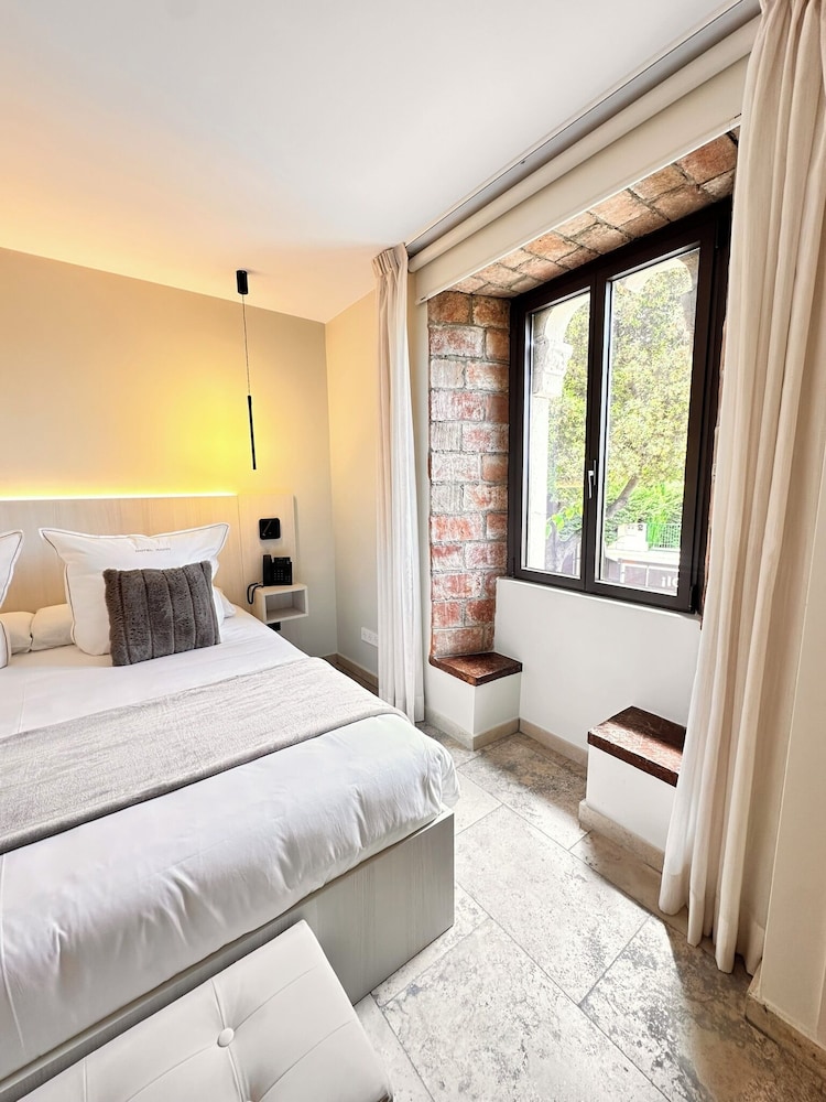 boutique hotel comtal empuries