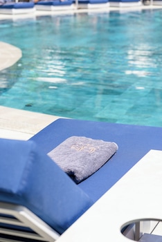 cabu hotel adults only