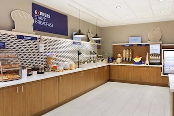 holiday inn express and suites clarksville north by ihg