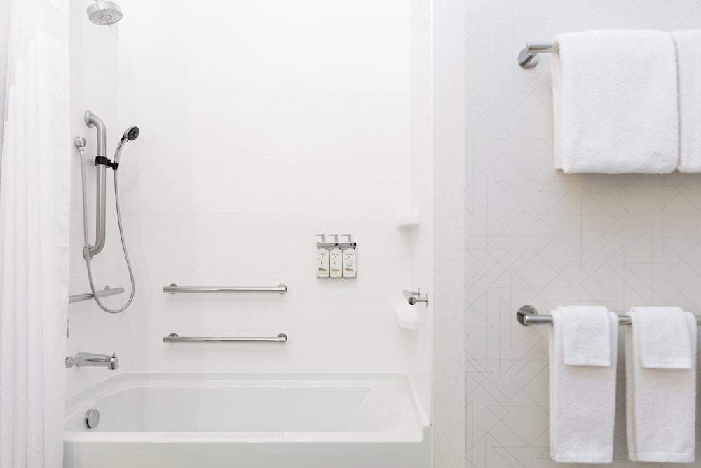 holiday inn express and suites clarksville north by ihg