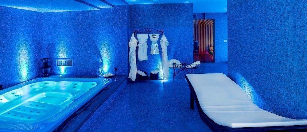 hellenia yachting hotel
