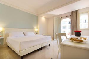 hellenia yachting hotel