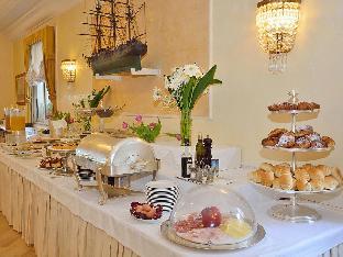 hellenia yachting hotel