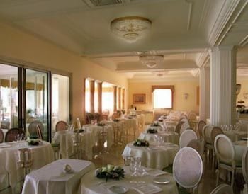 hellenia yachting hotel
