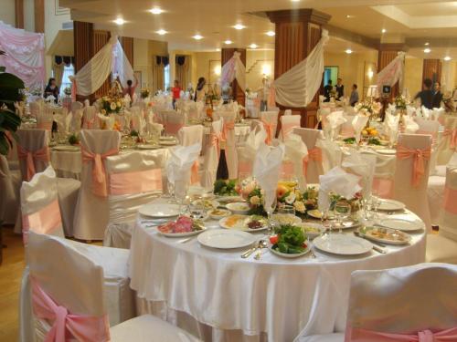 le grande plaza hotel