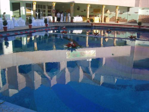 le grande plaza hotel