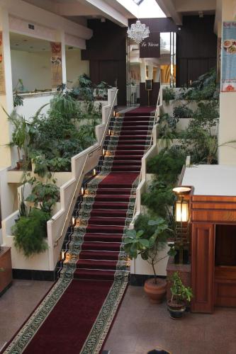 le grande plaza hotel
