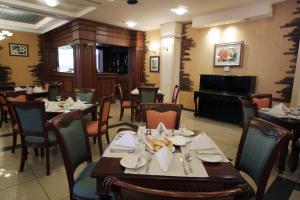 le grande plaza hotel