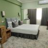 le grande plaza hotel