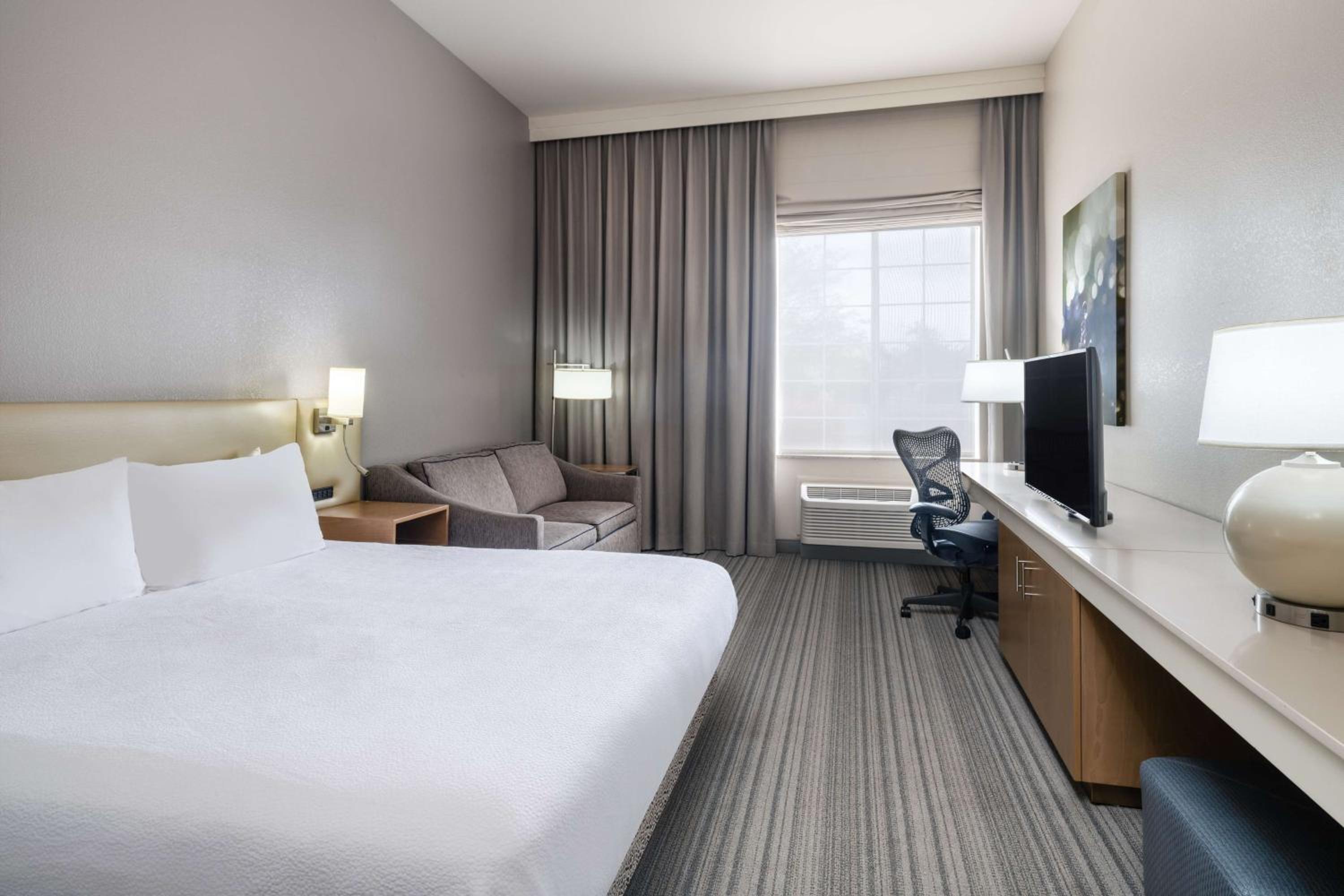 hilton garden inn bakersfield