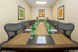hilton garden inn bakersfield