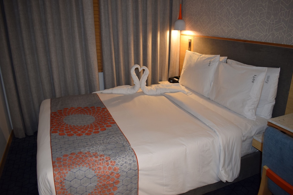 holiday inn express ahmdabad prahlad nagar an ihg hotel